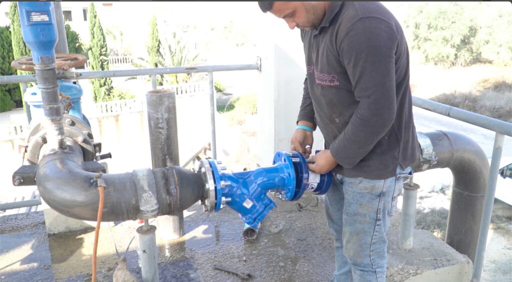 managing water network using smart water technology